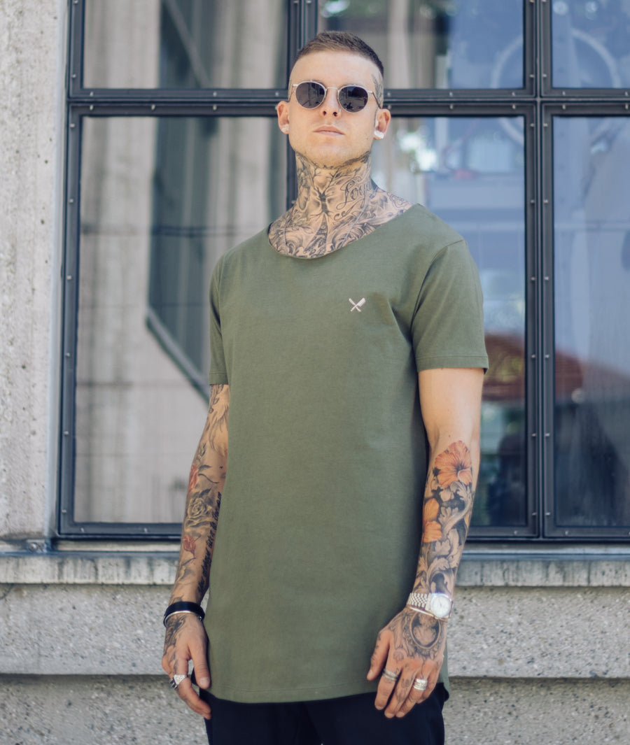 Cutted Neck Team long t-shirt by Distorted People